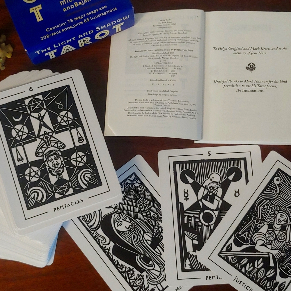 The Light and Shadow Tarot Deck